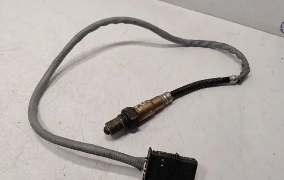 BMW 5 F10 F11 Lambda probe sensor 7589475 11787589475 0258010162