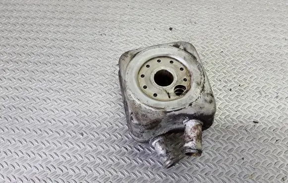 Volkswagen Sharan Oil filter mounting bracket