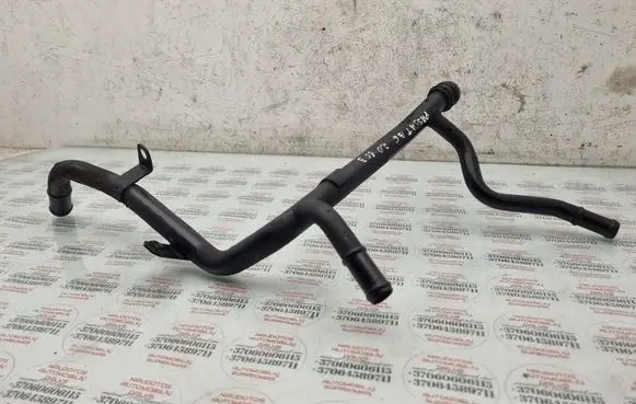 Volkswagen PASSAT B6 Engine coolant pipe/hose 03G121065H