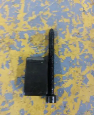 Volkswagen Touran I Fuel Injector clamp holder