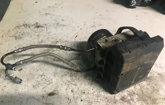 Volkswagen Golf IV ABS Pump 860309204 1J0907379G
