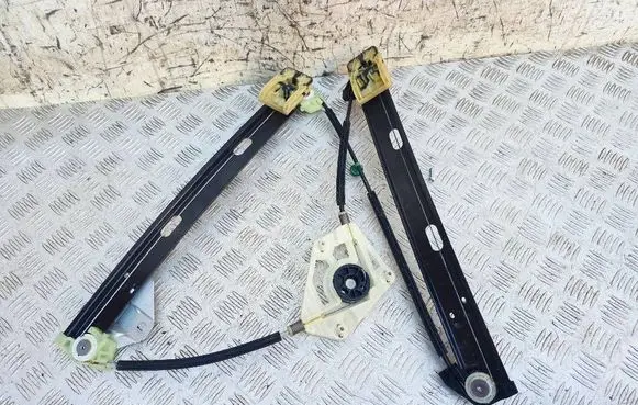 Audi A1 Front window lifting mechanism without motor 82G837461A