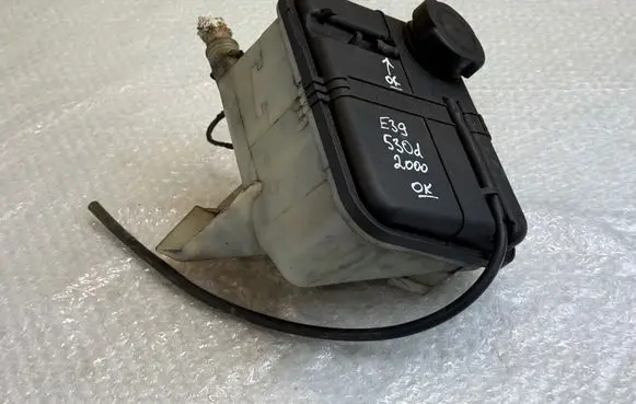 BMW 5 E39 Coolant expansion tank/reservoir 2248050