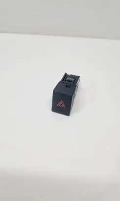Nissan Qashqai J12 Hazard light switch 252906RA0A