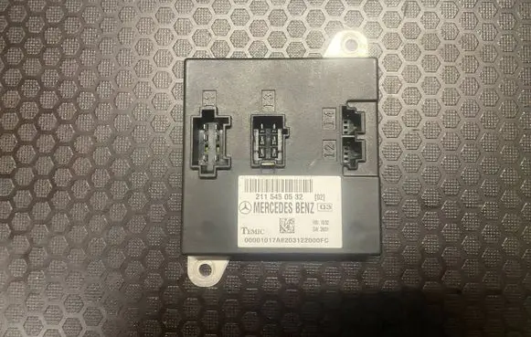 Mercedes-Benz E W211 Comfort/convenience module 2115450532