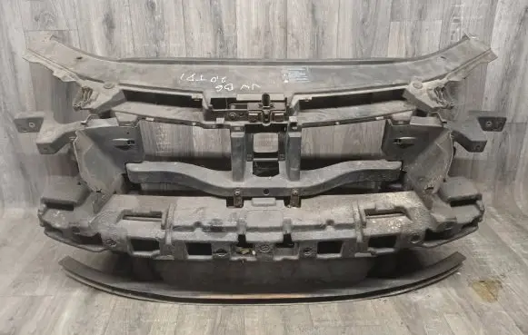 Volkswagen PASSAT B6 Radiator support slam panel 701010081