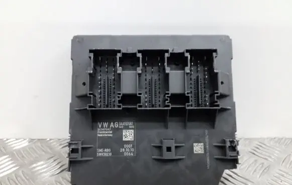 Volkswagen PASSAT B7 Comfort/convenience module 3AA937087
