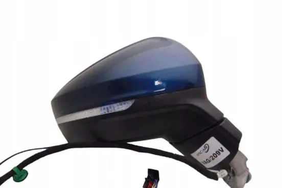 Volkswagen Touareg III Front door electric wing mirror LU102