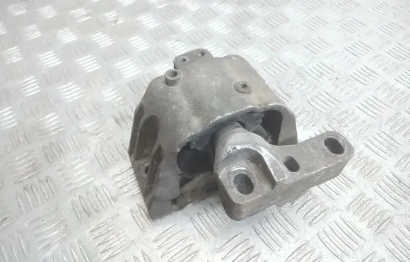 Skoda Octavia Mk1 (1U) Engine mount bracket