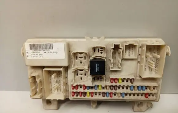 Ford Focus Fuse module 4M5T14A073AE