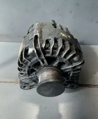 Opel Vivaro Generator/alternator TG15C058