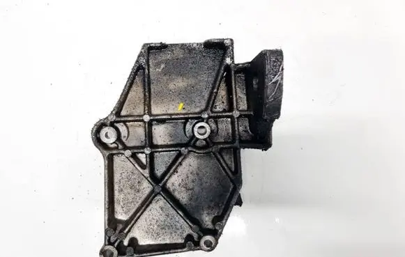 Volkswagen PASSAT B5 Engine mounting bracket 028260885A