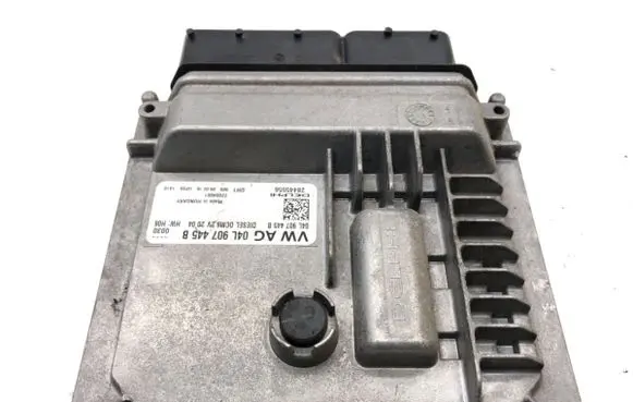 Volkswagen Golf VII Engine control unit/module ECU 04L907445B