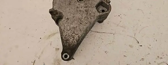 Volkswagen Touran I Engine mounting bracket 03G199207B
