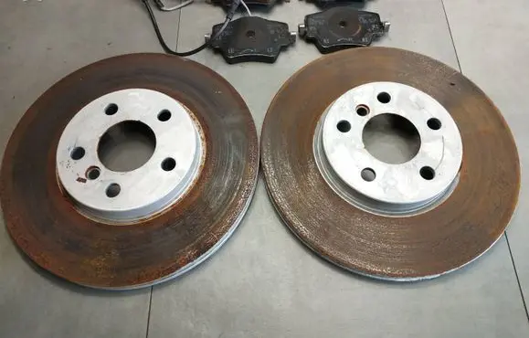 BMW X1 F48 F49 Front brake disc 6799351