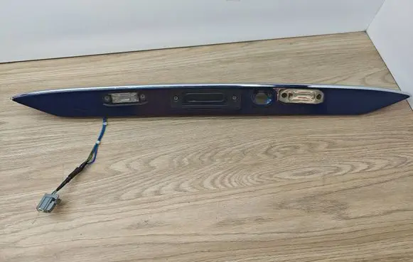 Volvo S80 Trunk door license plate light bar 39976265