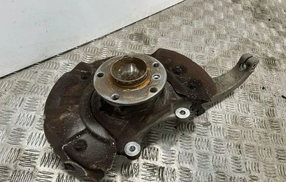 BMW 5 F10 F11 Front wheel hub 6850154