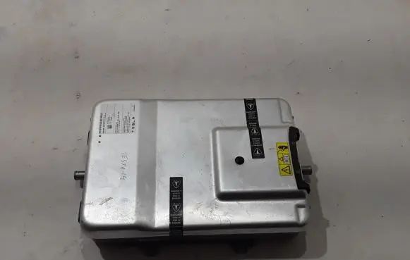 Tesla Model S Wireless charging module 1014963