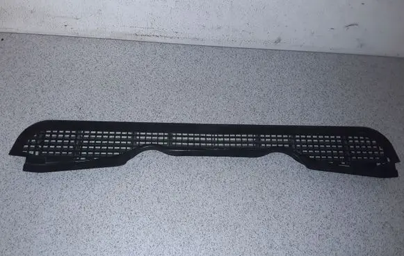 BMW 3 E36 Bonnet/hood grill 51131977679 1977679