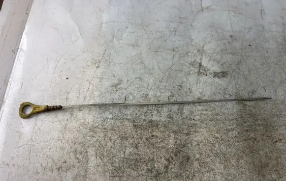 Nissan Navara D40 Oil level dip stick 