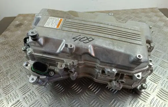 Voltage converter inverter