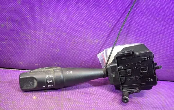 Hyundai Elantra Wiper turn signal indicator stalk/switch 3673MA