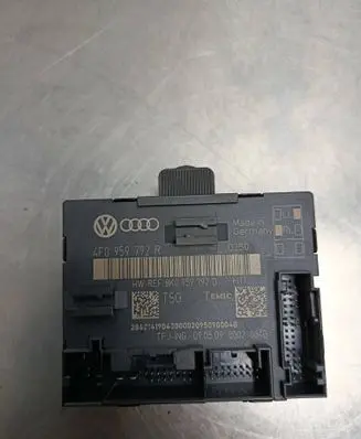 Audi Q7 4L Door control unit/module 4F0959792R 8K0959792D