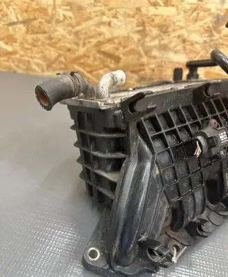 Volkswagen Golf Plus Intake manifold 03C133062C A2C53030936 300110085