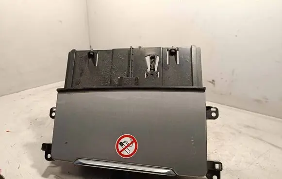 Audi Q7 4M Ashtray (front) 4M1863273A 1286207