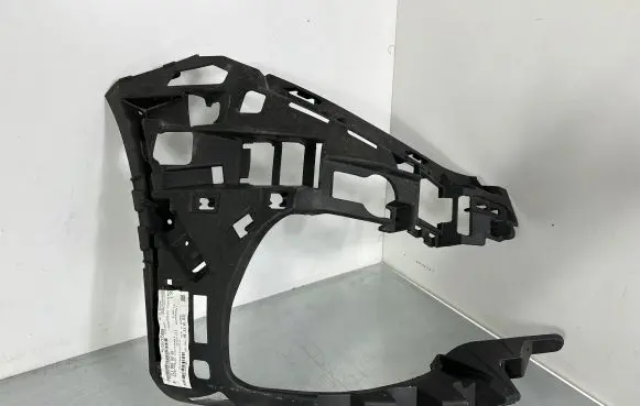 Mercedes-Benz E W213 Front bumper mounting bracket 2138858000 G03131385