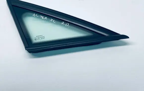 Seat Altea XL Front triangle window/glass 5P0845412C