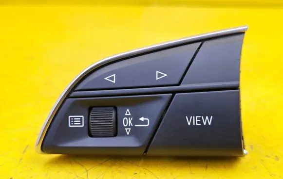 Audi Q3 8U Steering wheel buttons/switches 83A951523J