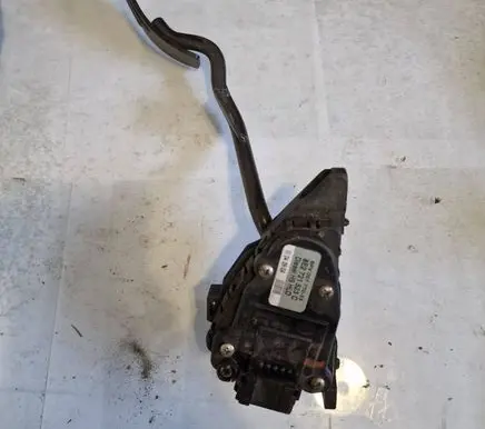 Audi A4 S4 B6 8E 8H Accelerator throttle pedal 8E2721523C 6PV00777033