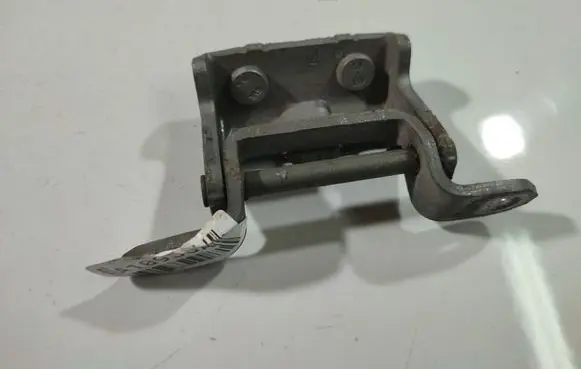 Nissan Primera Rear door lower hinge 