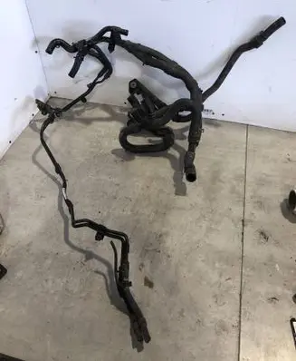 Engine coolant pipe/hose