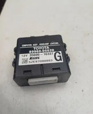Toyota Avensis T250 Light module LCM 8996005020 3560016337 5ZE97098883