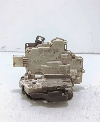 Audi A6 S6 C6 4F Rear door lock 4F0839015
