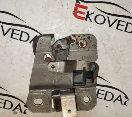 Mazda 3 III Seat back rest lock catch 