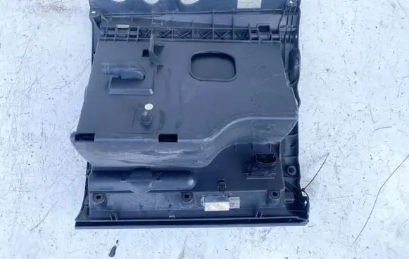 Volkswagen Golf Plus Glove box 5M1857097