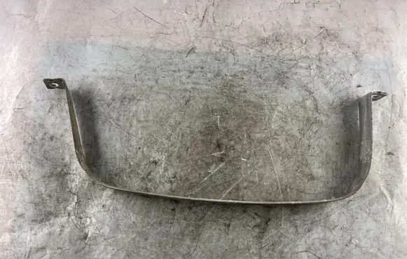 Fuel tank mounting bracket