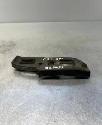 Volkswagen PASSAT B5.5 Front bumper mounting bracket 3B0807183E