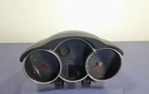 Chevrolet Cruze Speedometer (instrument cluster) 92824448