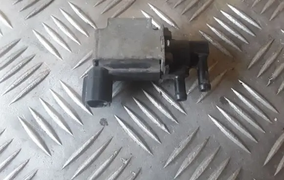 Suzuki Grand Vitara I Turbo solenoid valve K5T48295