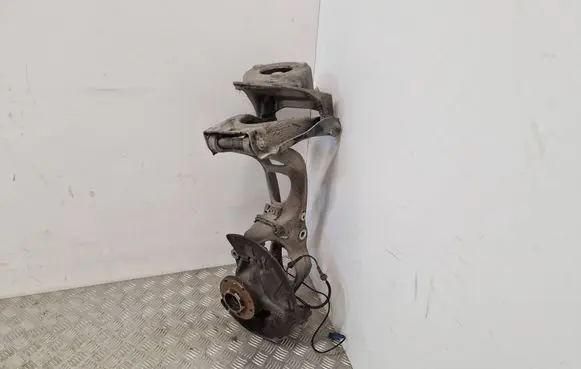 Peugeot 508 Front wheel hub spindle knuckle