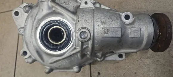 BMW M5 F90 Front differential 31508635870 31508635871