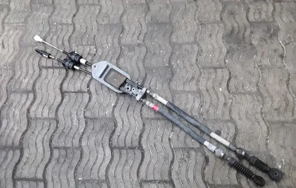 Toyota Urban Cruiser (XP110) Gear shift cable linkage 03070