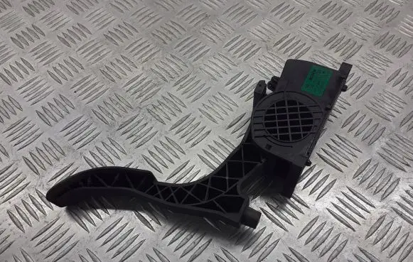 Volkswagen Polo IV 9N3 Accelerator throttle pedal 6Q1721503F