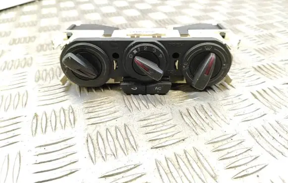Seat Ibiza IV (6J,6P) Climate control unit 6J0820045 901513720000 T011001