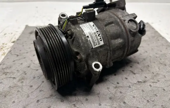 Volvo V60 Air conditioning (A/C) compressor (pump) 31332528