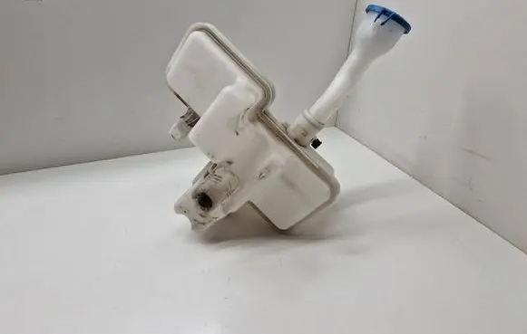 BMW i3 Windshield washer fluid reservoir/tank 7304020